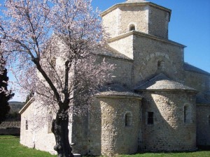 eglise st pierre Larnas (07)